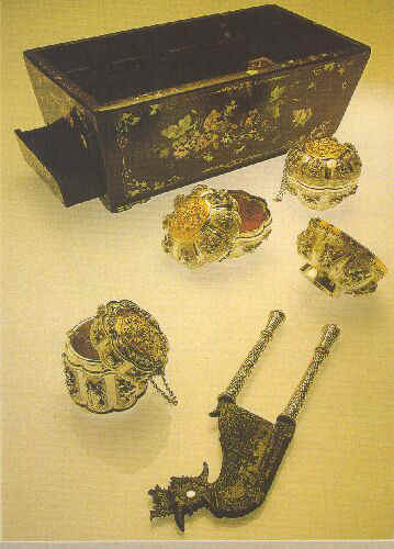 tepak8.jpg (42656 bytes)